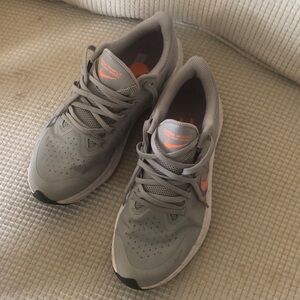 Like new lady’s NIKE